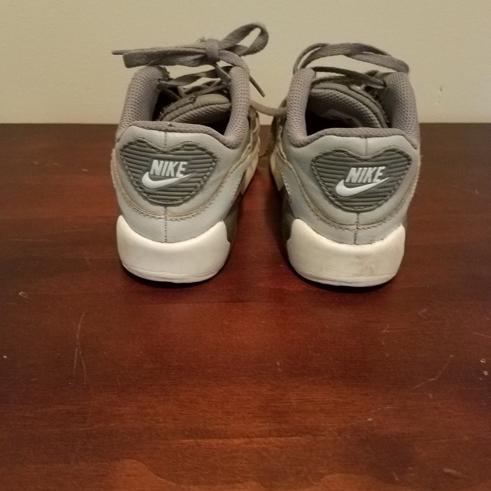 Shoe - Picture 2 of 4